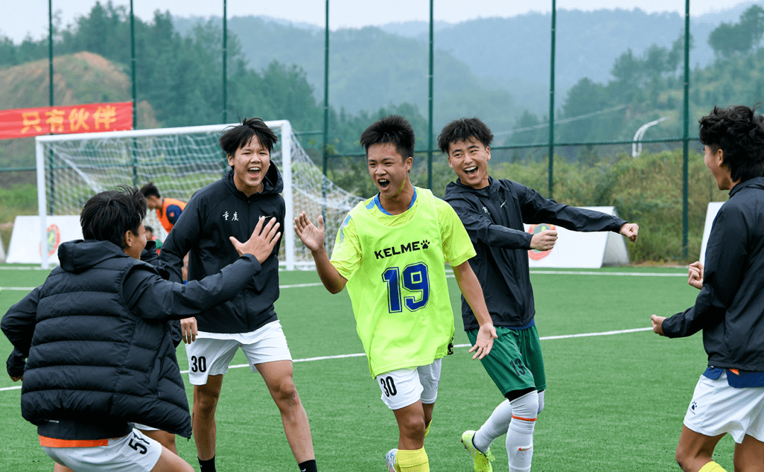 爱游戏网页版入口-热血对战！国内球队国际大赛中大放异彩的简单介绍