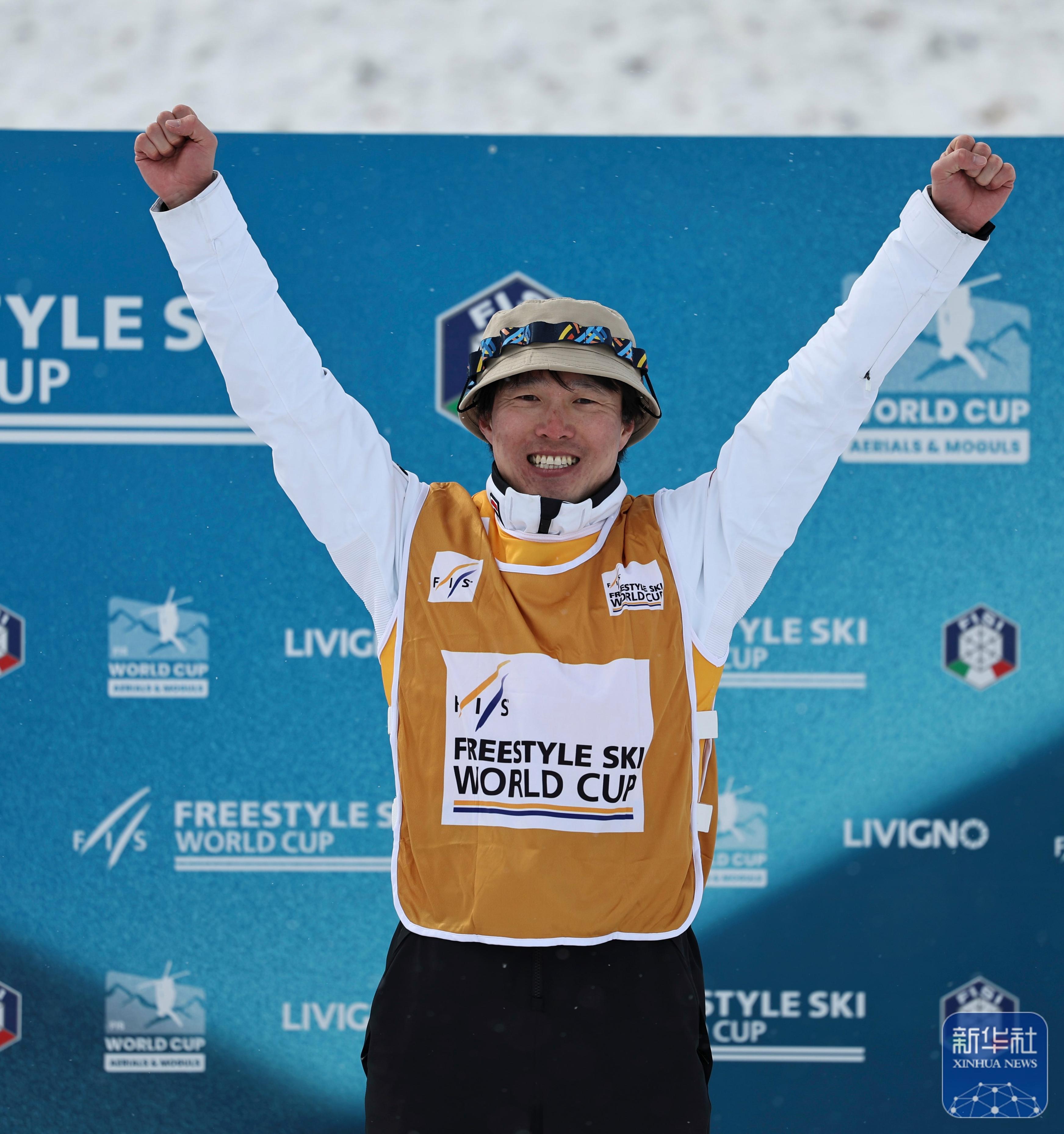 奥地利滑雪选手飞驰如风,实现梦想 奥地利滑雪选手飞驰如风,实现梦想