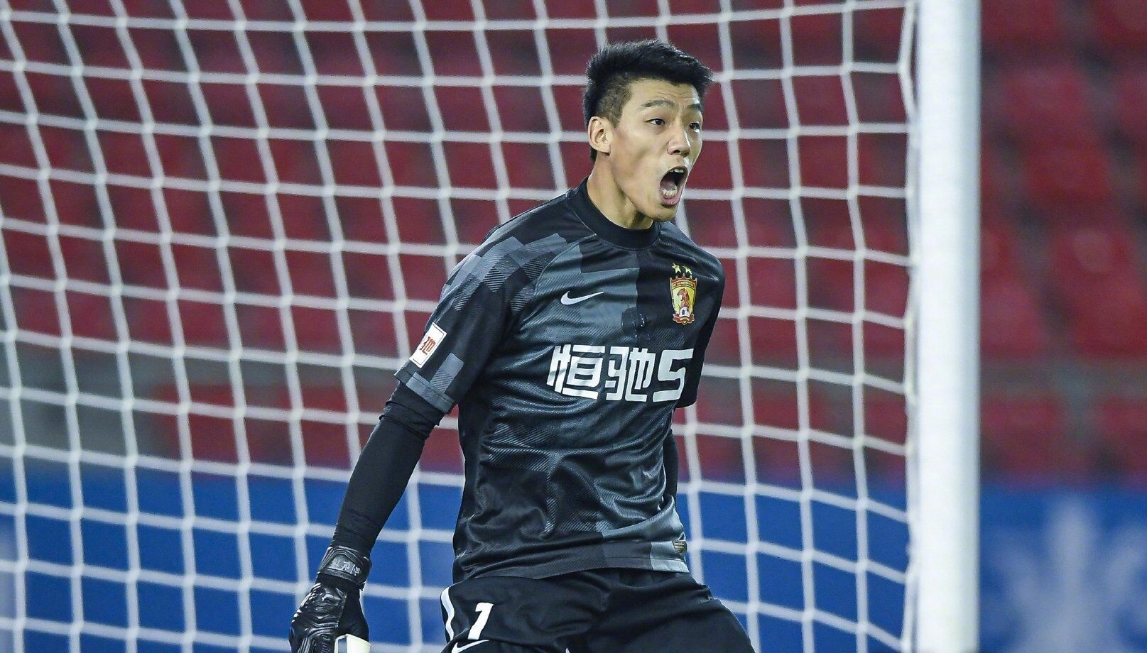 散发出勇气的年轻球员，挑战老将取胜的简单介绍