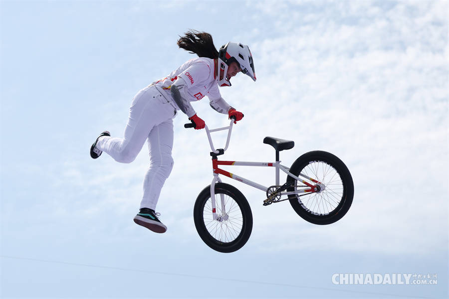 小轮车赛场上风起云涌,选手技术大PK的简单介绍 小轮车赛场上风起云涌,选手技术大PK的简单介绍