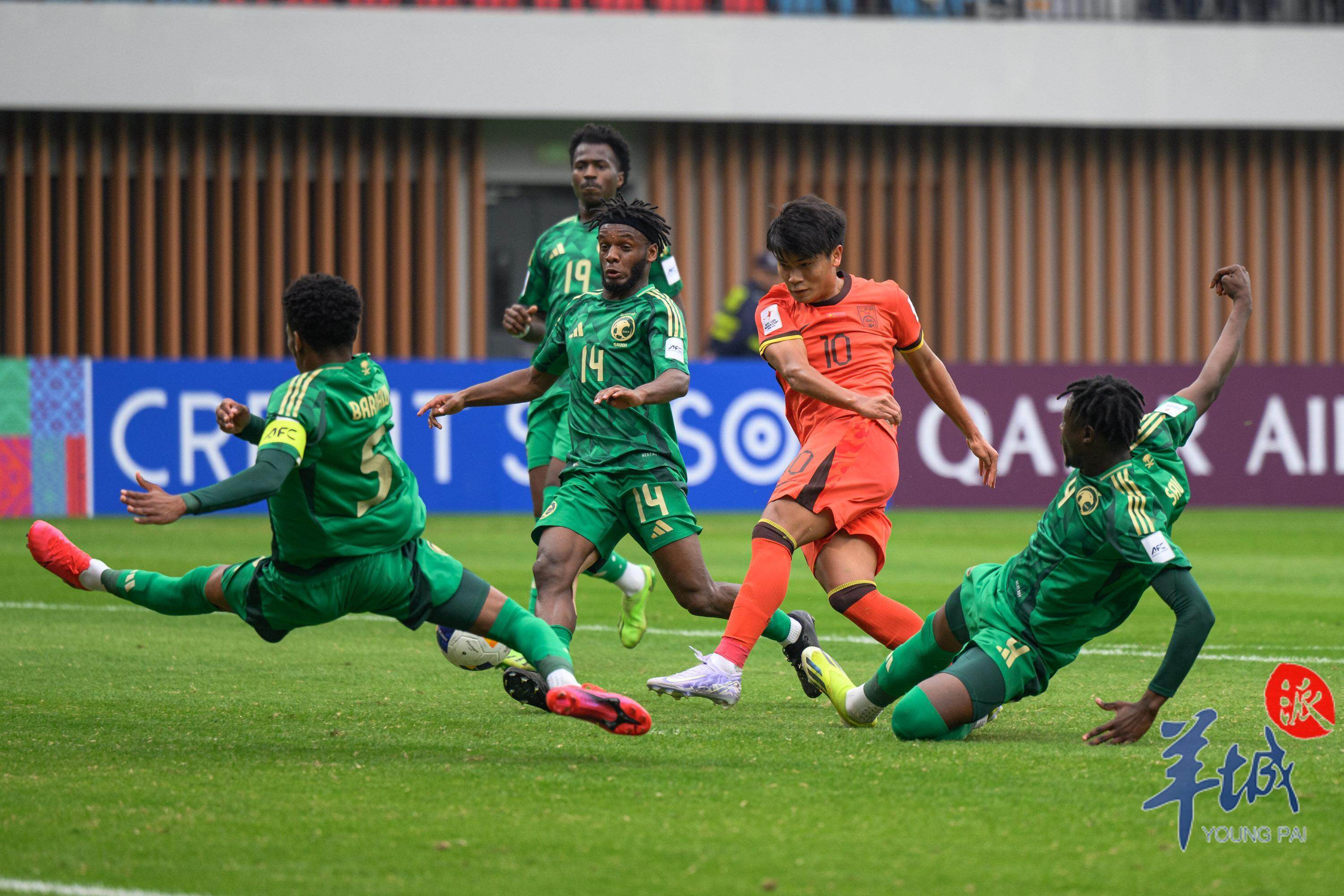 亚洲足球锦标赛上演惊心动魄的比赛 亚洲足球锦标赛上演惊心动魄的比赛