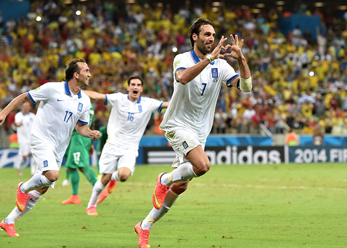 瑞典队球员奋力争胜,取得重要胜利的简单介绍 瑞典队球员奋力争胜,取得重要胜利的简单介绍