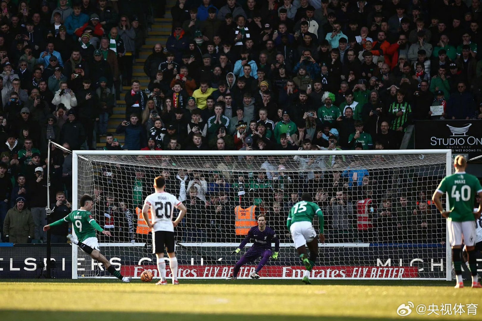 雷加利斯客场挑战塞维利亚,争取胜利 雷加利斯客场挑战塞维利亚,争取胜利