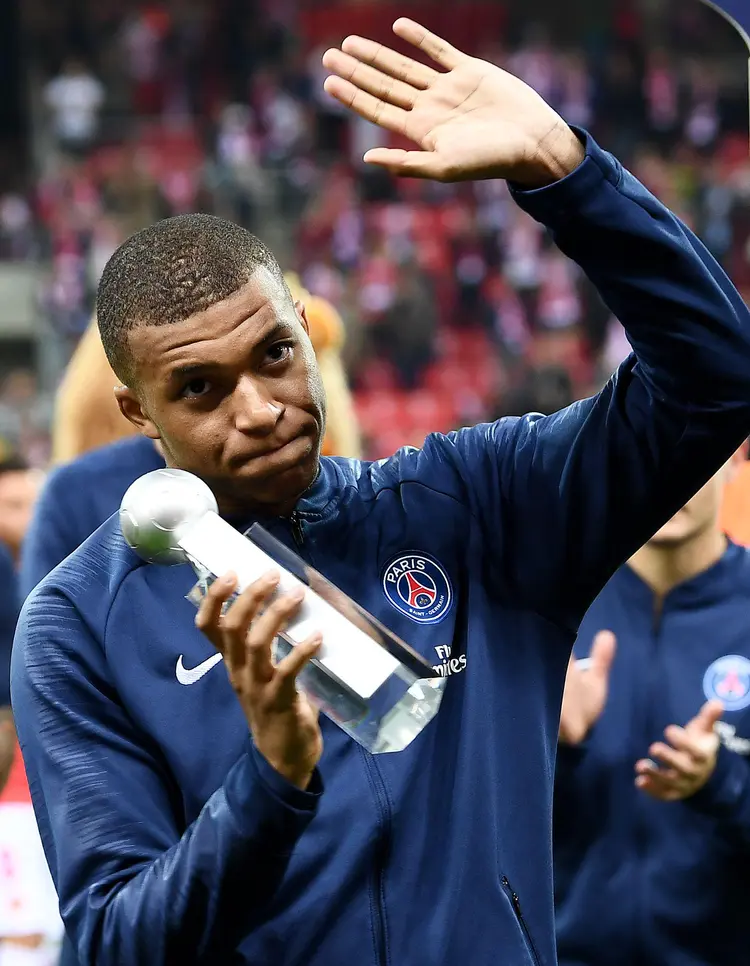 爱游戏亚洲官网-巴黎圣日耳曼球星合同谈判陷入僵局，合约延期未定