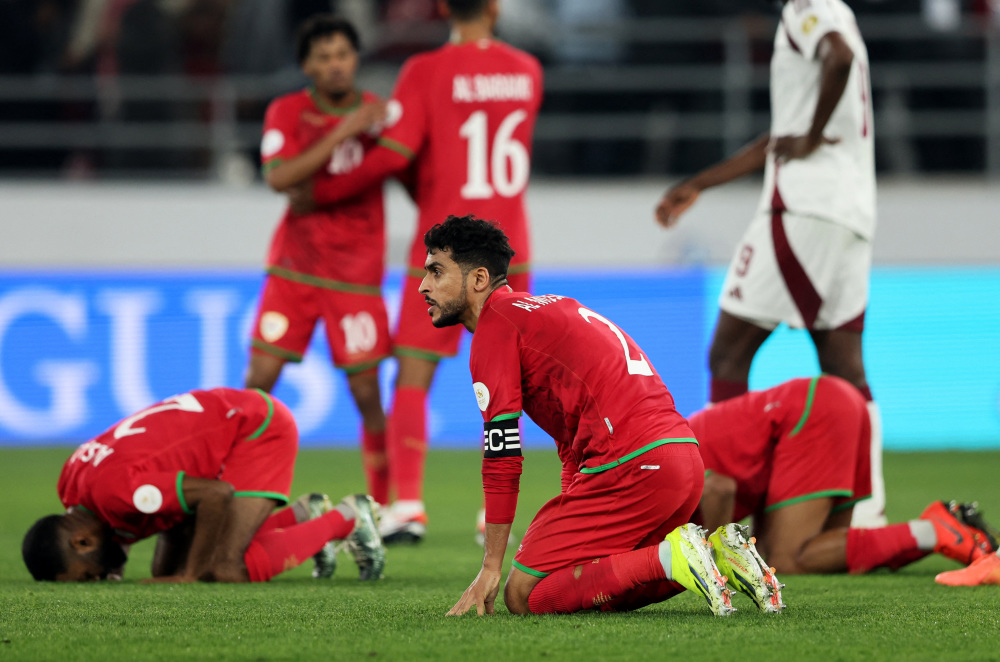 爱游戏入口-阿曼球员在国际赛场上大放异彩