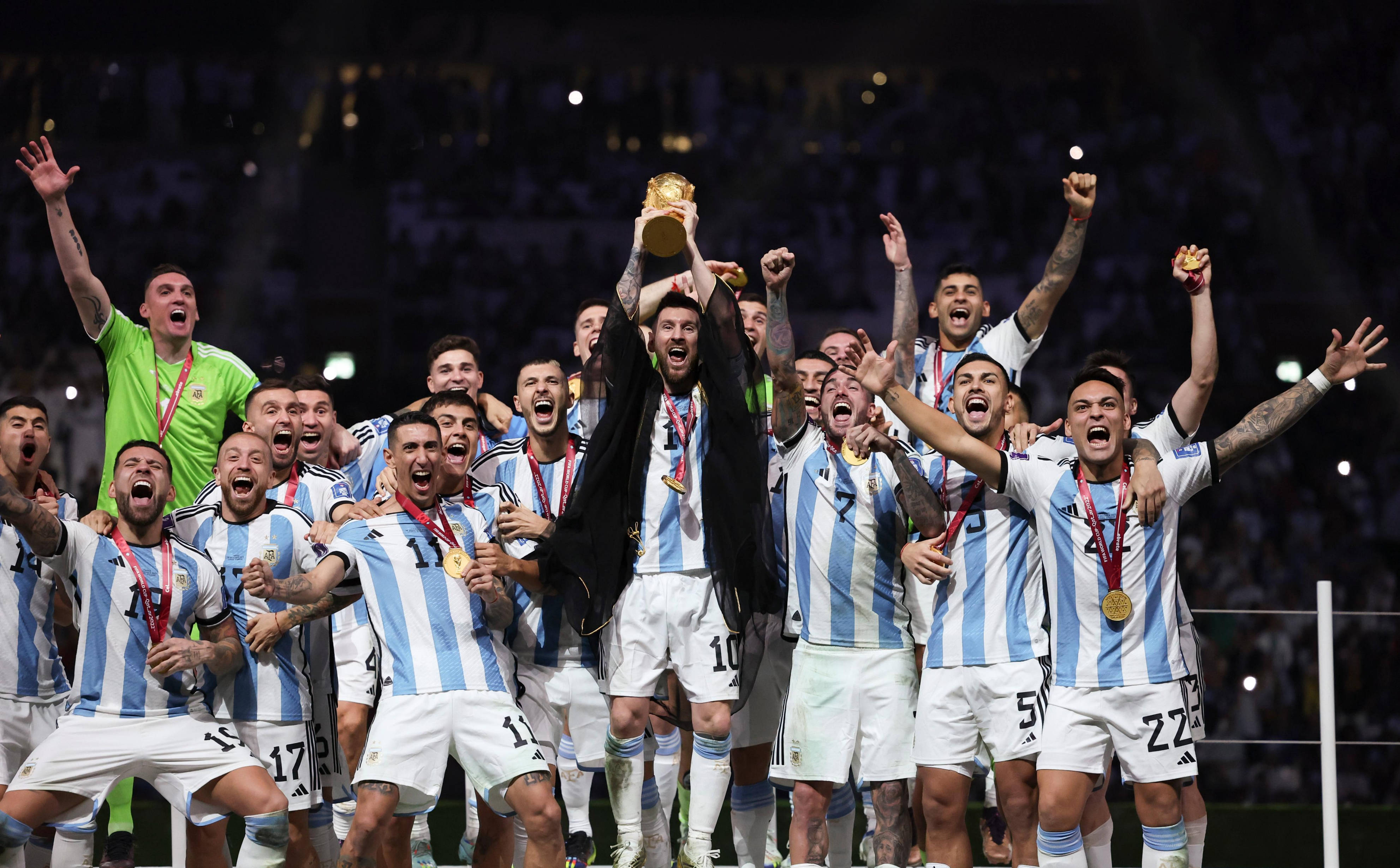 爱游戏网页版登录入口-阿根廷足球队球员荣膺联赛最佳球员称号的简单介绍