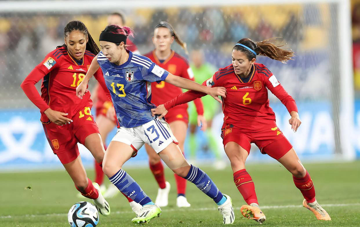 爱游戏网页版-日本女足表现出色，夺得冠军头衔