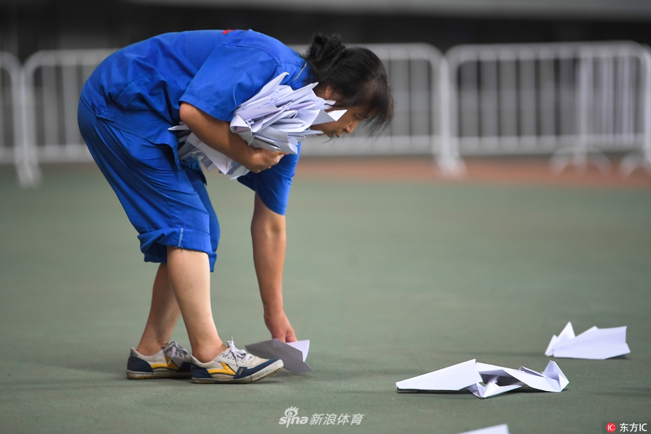 爱游戏中国官网-关于恒大飞机般攻击，对手难以招架被迫守势的信息