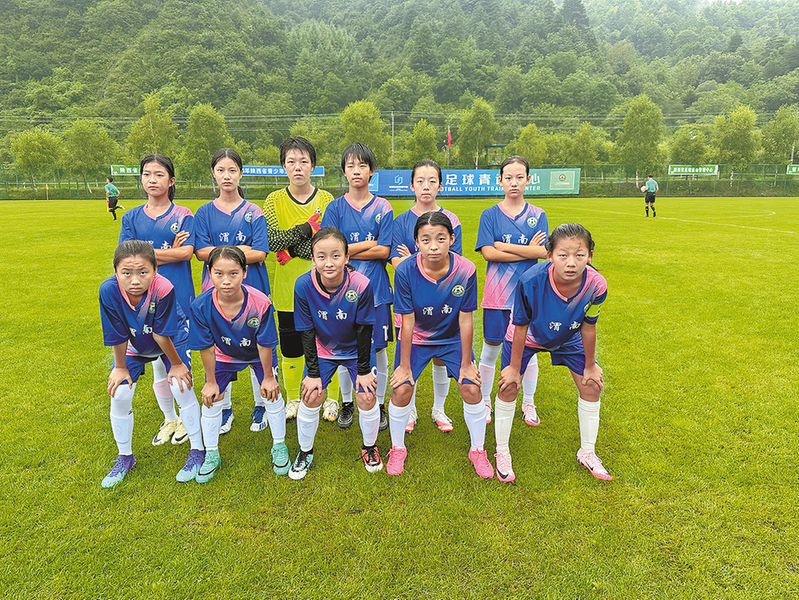 爱游戏登录-包含精彩足球盛宴：女足选手斩获胜利助威的词条