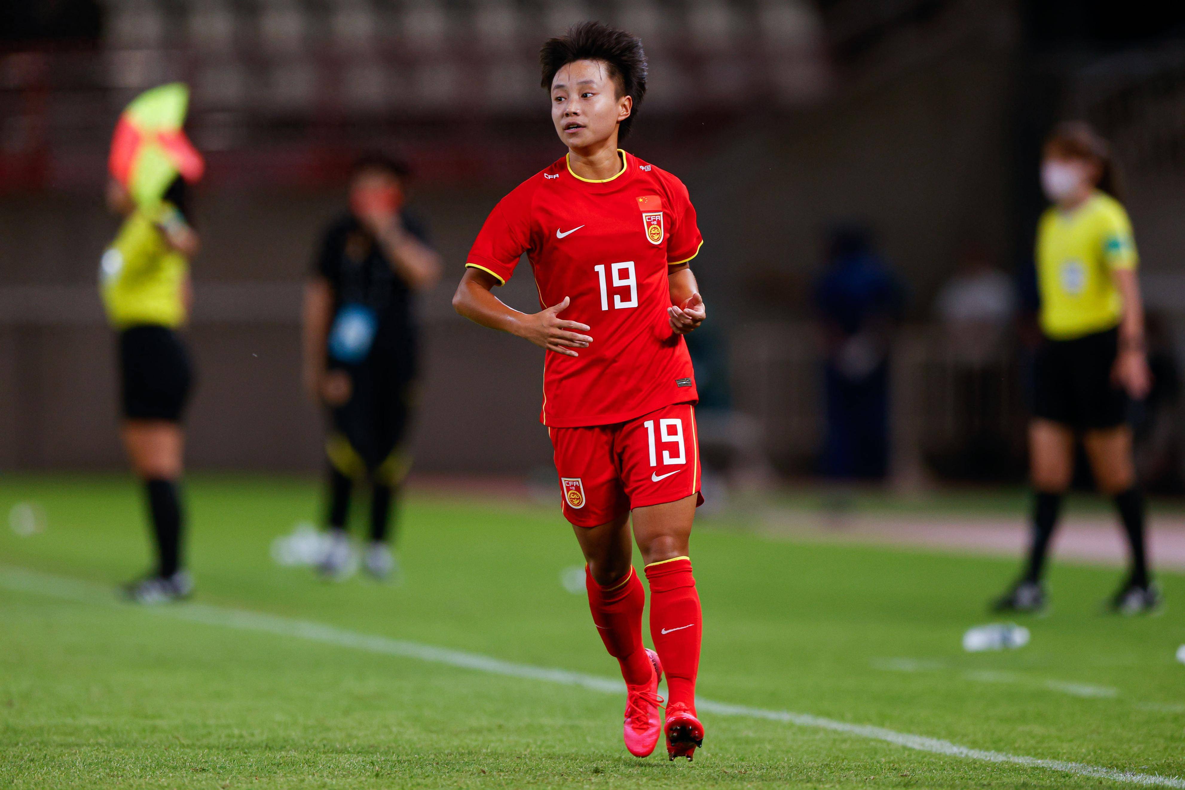 包含精彩足球盛宴:女足选手斩获胜利助威的词条 包含精彩足球盛宴:女足选手斩获胜利助威的词条