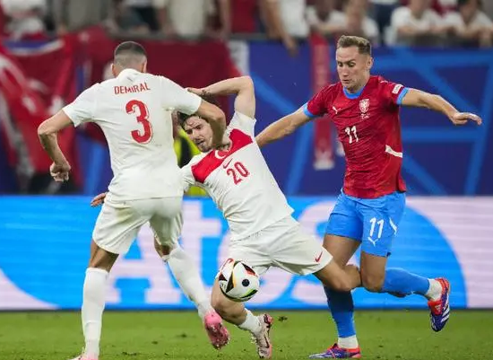 爱游戏-捷克队客场升级，欧洲杯资格领先