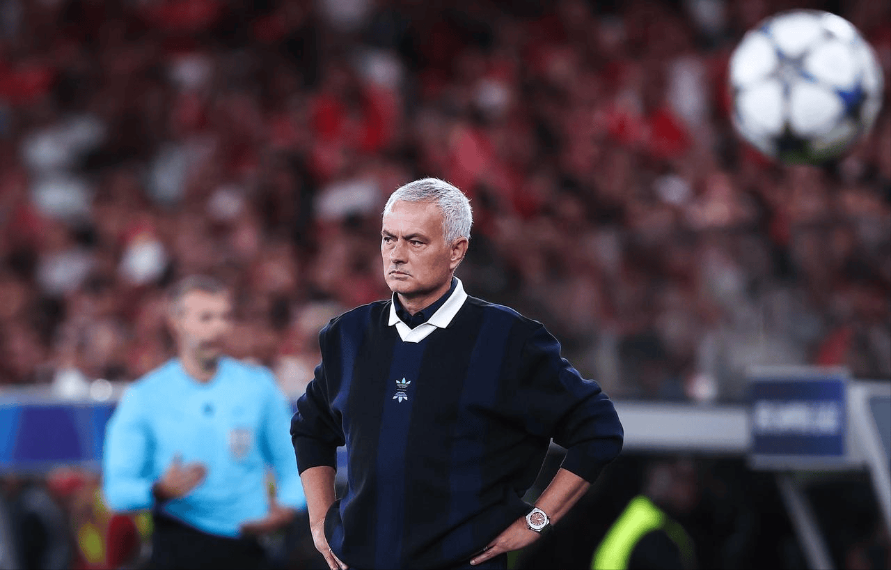 爱游戏网页版入口-曼联官方宣布与穆里尼奥解雇合同，后继人选未定的简单介绍