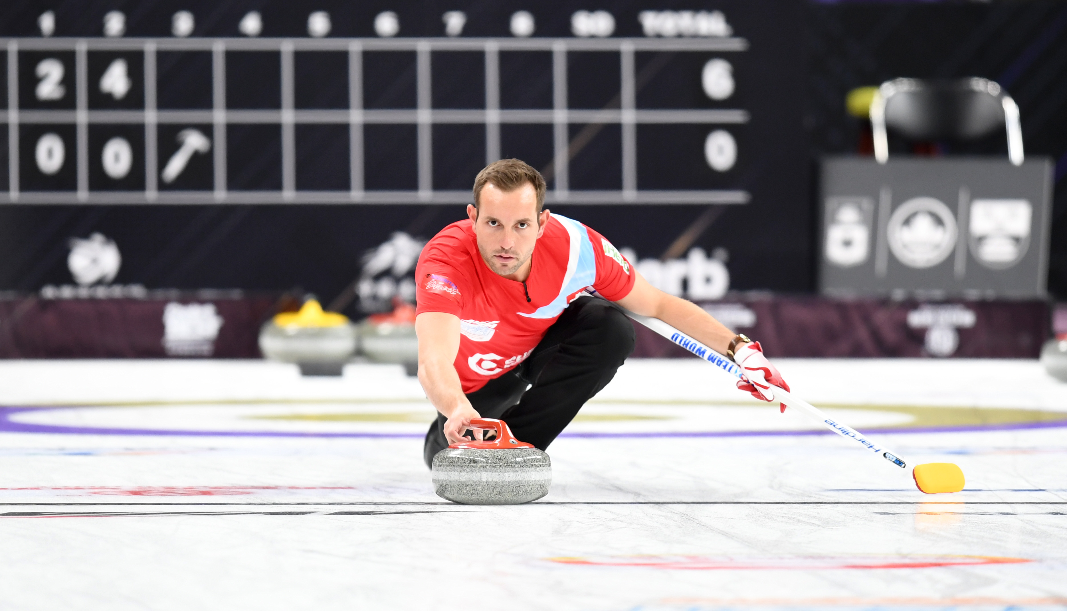 瑞士队迎战马耳他队,士气高昂备战 瑞士队迎战马耳他队,士气高昂备战